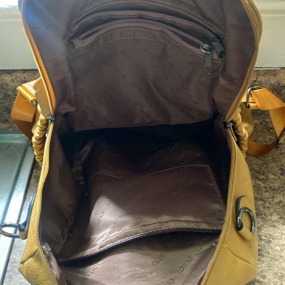 Yellow pleather backpack - Picture 3 of 8